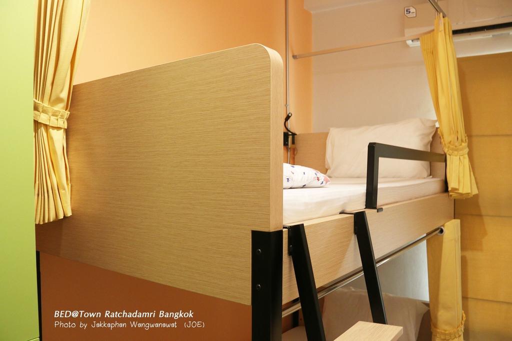 Bed@Town Hostel Bangkok Exterior foto